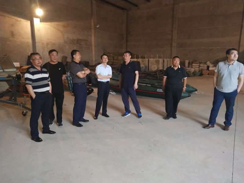 惠书记视察防汛抗旱物资库 惠书记视察防汛抗旱物资库